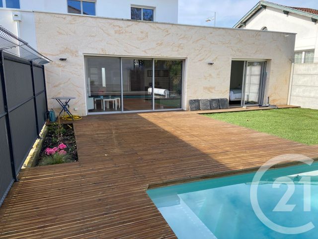 Maison &agrave; louer - 7 pi&egrave;ces - 120,22 m2 - Le Bouscat - 33 - AQUITAINE