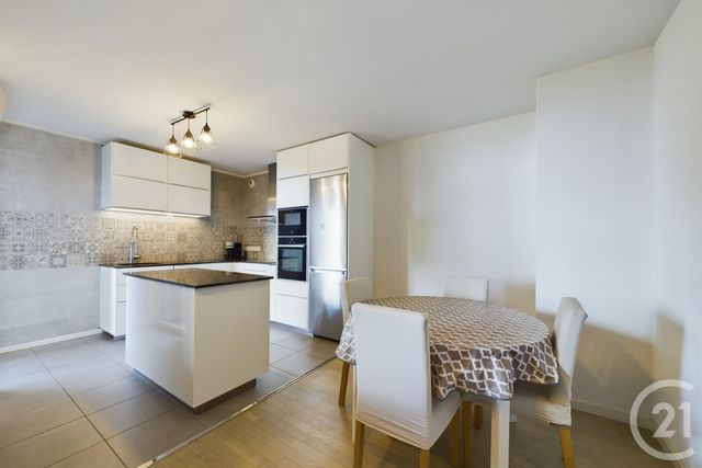 Appartement T4 à louer - 4 pièces - 79,64 m2 - Bordeaux - 33 - AQUITAINE