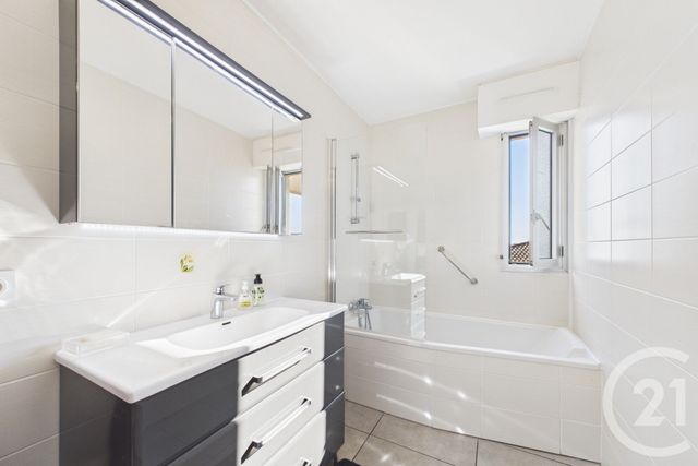 Appartement T3 &agrave; louer - 3 pi&egrave;ces - 77,59 m2 - Bordeaux - 33 - AQUITAINE