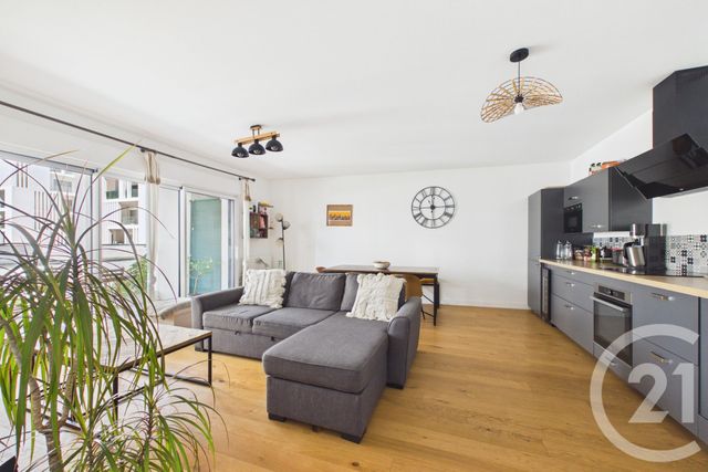 Appartement T3 &agrave; louer - 3 pi&egrave;ces - 67,60 m2 - Le Bouscat - 33 - AQUITAINE