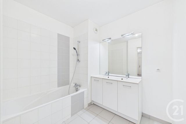 Appartement T3 &agrave; louer - 3 pi&egrave;ces - 62,79 m2 - Le Bouscat - 33 - AQUITAINE