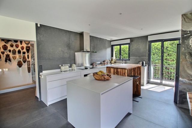 Maison à vendre - 8 pièces - 250 m2 - Eysines - 33 - AQUITAINE