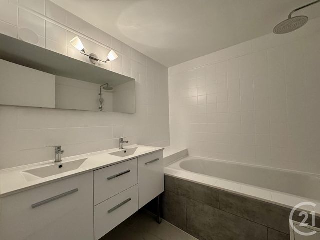 Appartement T4 &agrave; louer - 4 pi&egrave;ces - 95,01 m2 - Bordeaux - 33 - AQUITAINE