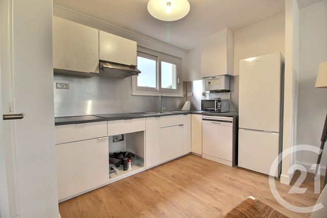 Appartement &agrave; louer - 4 pi&egrave;ces - 67,56 m2 - Pessac - 33 - AQUITAINE