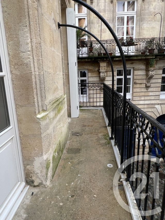 Appartement &agrave; louer - 3 pi&egrave;ces - 64,73 m2 - Bordeaux - 33 - AQUITAINE